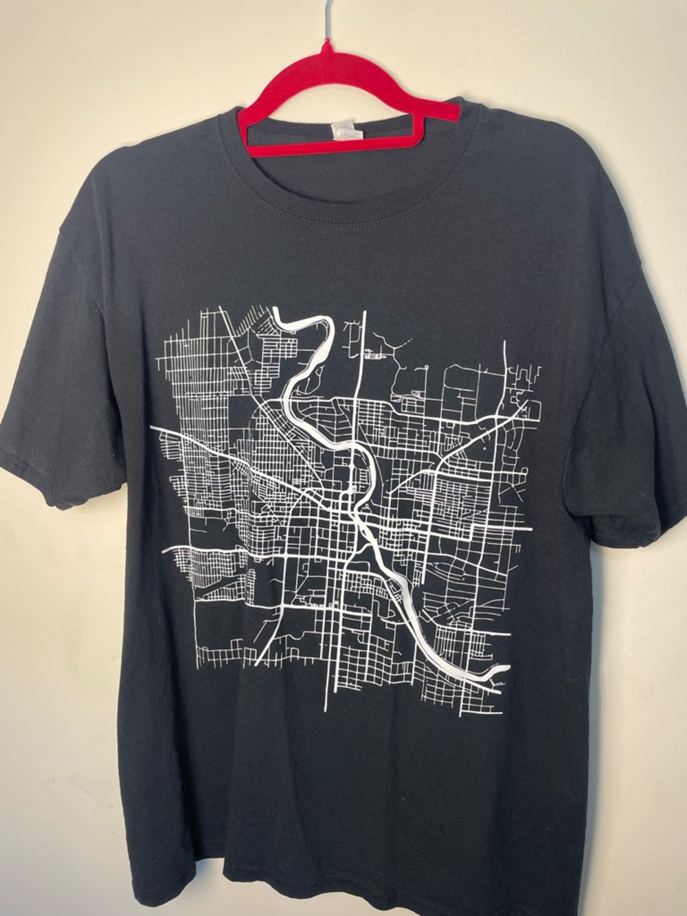 Jerzees Black Graphic City Map Tee with White Print, T-shirt Size L